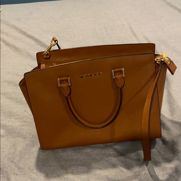 Michael Kors bag - Picture 1 of 3